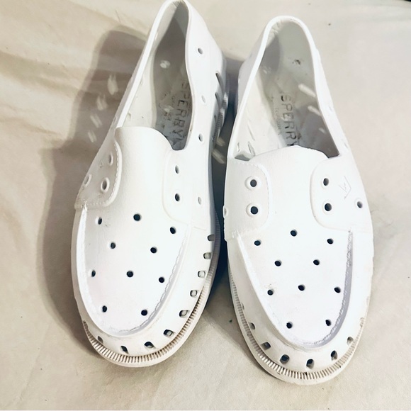 Sperry Women’s Float Boat Shoes White Rubber Perforated Slip-On size 9 GUC - Picture 2 of 6